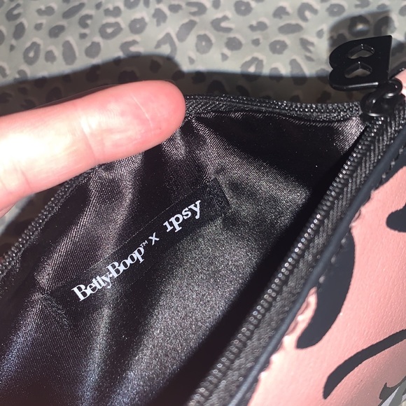 Betty Boop x Ipsy Makeup Bag 💄👀 - Picture 3 of 3
